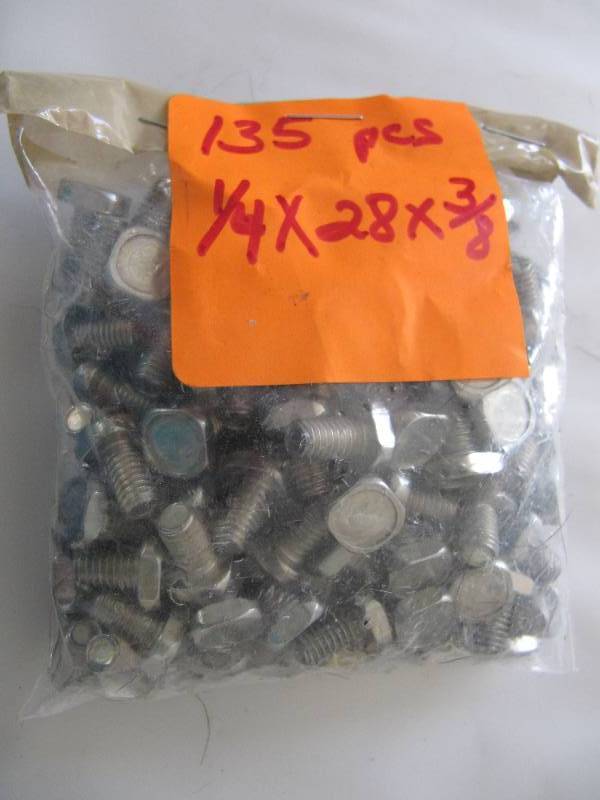 lot 661 image: 135 NEW SCREWS 14 - 28 X 38