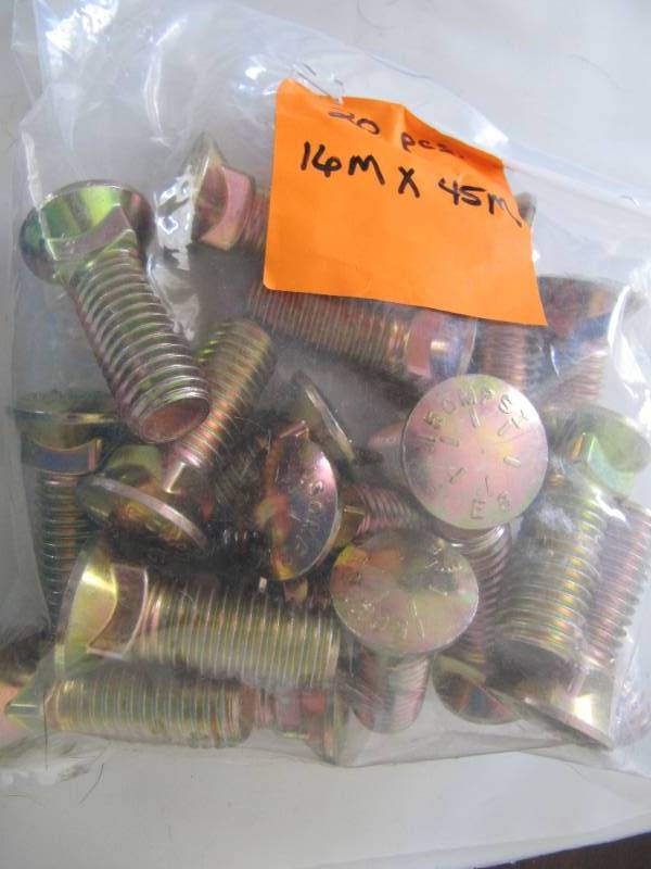 lot 663 image: 20 NEW 16MM X 45MM  CARRIAGE BOLTS