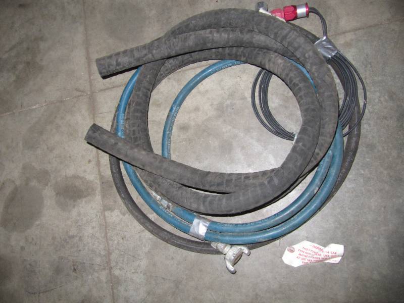 lot 701 image: STACK OF MISC AIR COMPRESSOR HOSES