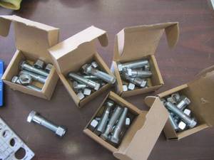 lot 3239 image: 50 PIECE BOLT SET GR. 5 XINC  25 -12 X 2 BOLTS WITH  25 - 12 STANDARD NUTS