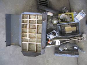 lot 3260 image: HAND TOOL BOX & CONTENTS