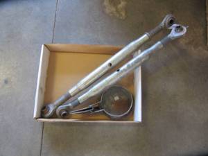 lot 3261 image: DRAW TRACTOR BARS AND EXHAUST COVER