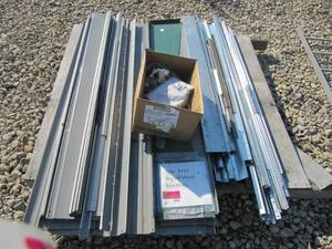 lot 1635 image: New Arrow 8 x10 Metal Building -