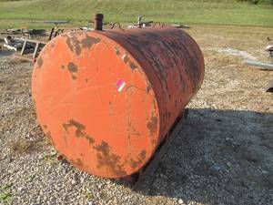 lot 1638 image: 500 Gallon Fuel Tank