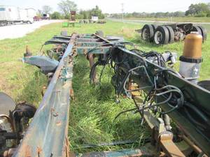 lot 1640 image: PETEBILT DUMP TRUCK FRAME AND REAR HOUSINGS
