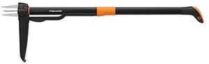 lot 44108 image: Fiskars 4-Claw Weeder 39 Inch, BlackOrange