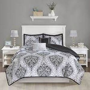 lot 2310 image: Intelligent Design Senna Reversible Comforter Set
