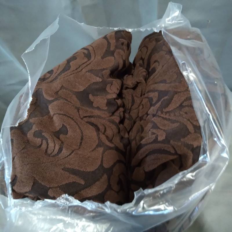 lot 51917 image: 4 PC STRETCH COUCH COVER