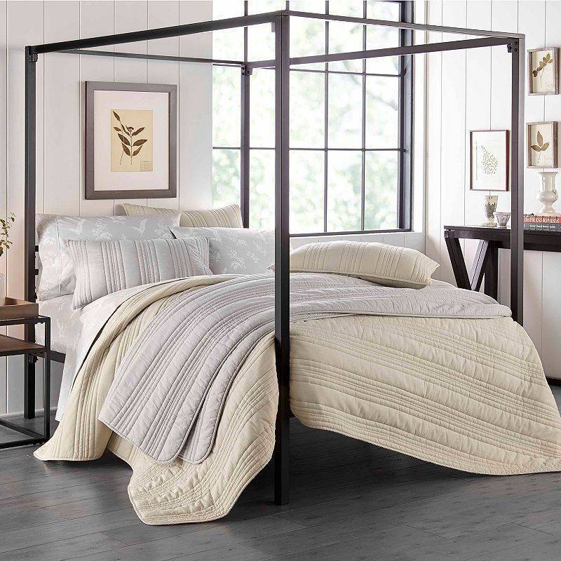 lot 12818 image: Stone Cottage Whitehills Twin Quilt Set Bedding