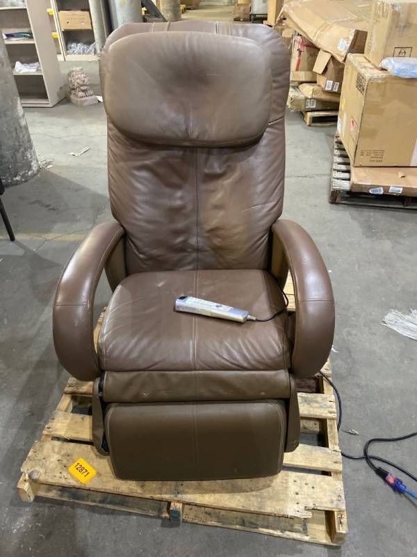 lot 12871 image: Human Touch Robotic Quad Roller Massage Chair - Cashew HT-125-100-004