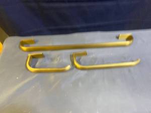 lot 9563 image: Towel Rack Set