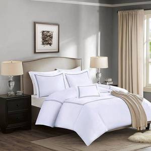 lot 9777 image: Madison Park Signature Luxury Collection 5-Pc. FullQueen Comforter Set Bedding