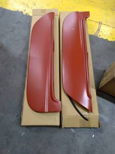lot 8789 image: 1952-54 Ford & Mercury Fender Skirts, Outside Mount