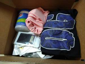 lot 2122 image: mixed item 11x13x8.5 inch box of goodies