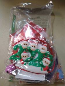 lot 2124 image: Mixed lot of 2020 Christmas ornaments