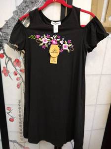 lot 41917 image: smiling pinker black dress with flowers size medium