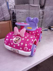 lot 23211 image: minnie mouse electric car no charger