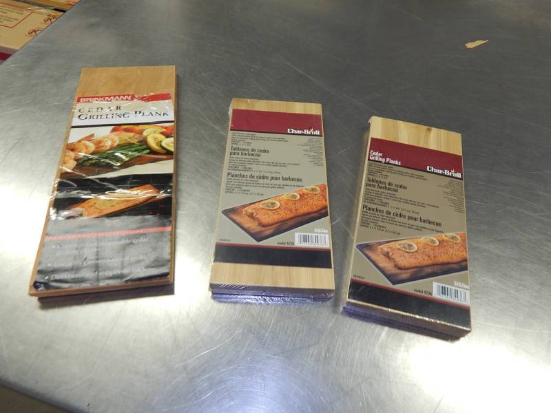 lot 2139 image: Lot of Cedar Grilling Planks