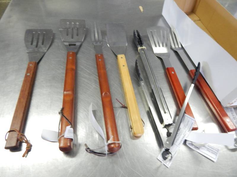 lot 2148 image: Lot of Grill Cooking Utensils