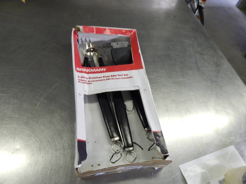 lot 2153 image: Lot of Grill Cooking Utensils