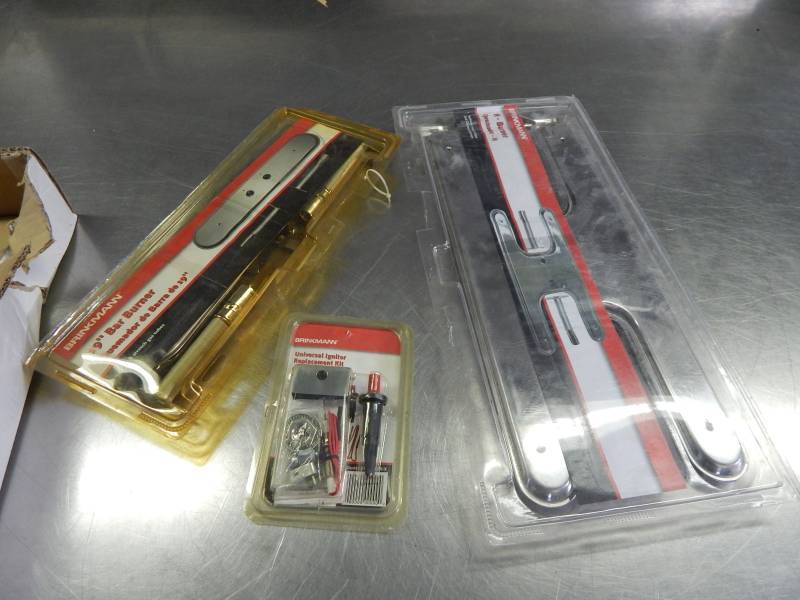 lot 2164 image: Lot of Brinkmann Burnner Bars and Ignitor