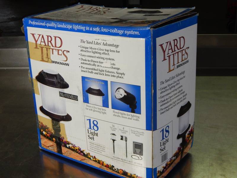 lot 2046 image: Yard Lites By Brinkmann Pathway Lights