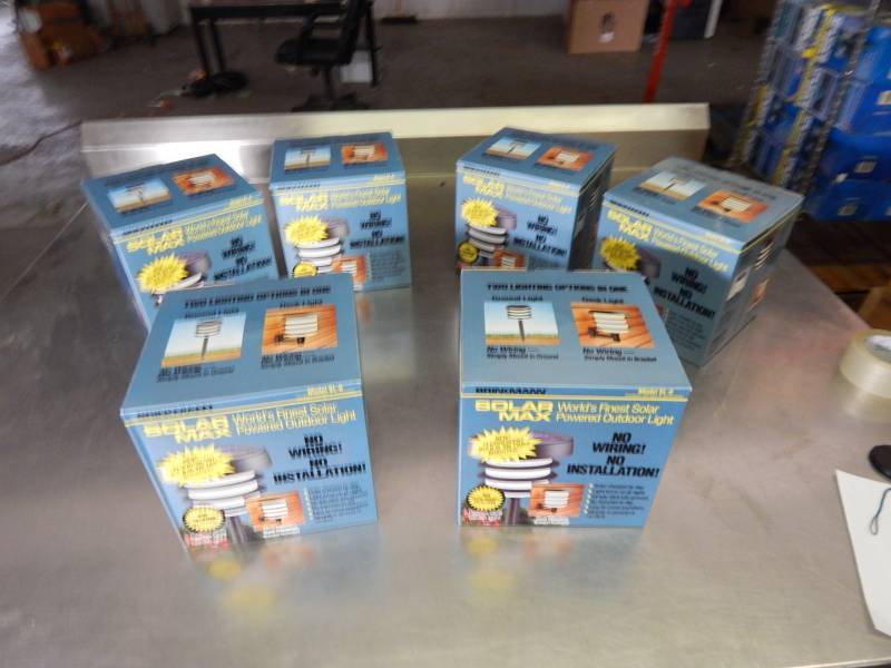 lot 2092 image: Case of Solar Max Outdoor Lights