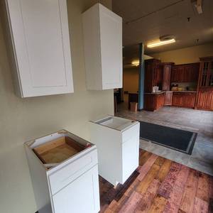 lot 24698 image: White Upper and Lower Kitchen Cabinet Unit