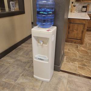 lot 24708 image: Culligan Water Dispenser