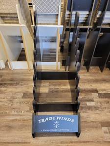 lot 24730 image: Tradewinds Display Rack
