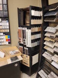 lot 24734 image: 5 Sided Swivel Display Rack - Includes Samples