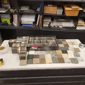 lot 24746 image: Assorted Natural Quartz Stone
