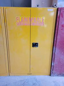 lot 24834 image: Edsal Safety Storage Cabinet -CONTENTS INCLUDED&nbsp