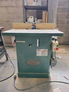 lot 24840 image: Grizzly G1026 3H.P. SHAPER