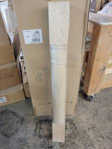 lot 24790 image: Wooden Pillar