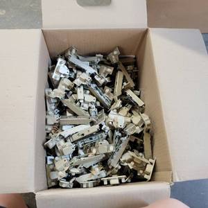lot 24808 image: Box of TIOMOS Soft Close Hinged 19mm