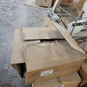 lot 24812 image: 20 18in Cookware Organizer