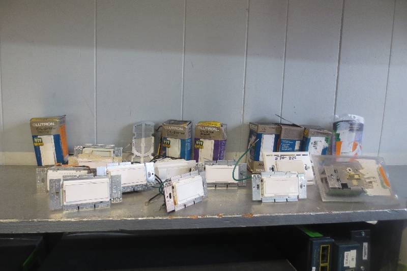 lot 2070 image: LOT OF MIX ELECTRICAL SWITCHS & DIMMERS