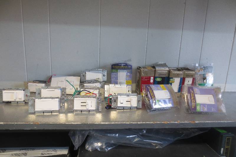 lot 2069 image: LOT OF MIX ELECTRICAL SWITCHS & DIMMERS