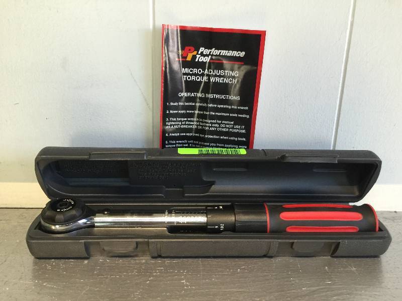 lot 2010 image: PERFORMANCE TOOL TORQUE WRENCH