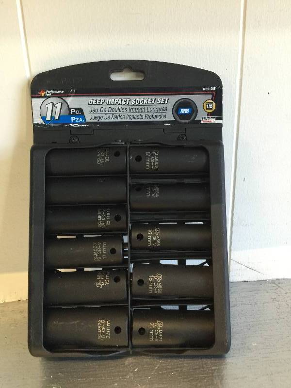 lot 2011 image: PERFORMANCE TOOL SOCKET SET12