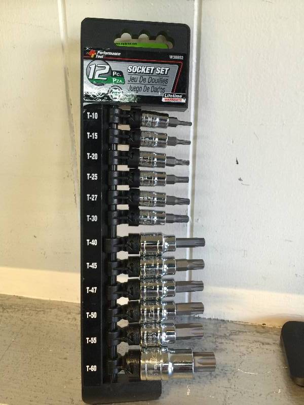 lot 2028 image: PERFORMANCE TOOL  SOCKET SET 