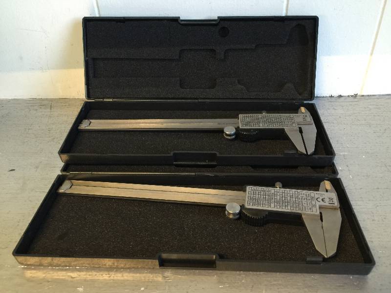 lot 2035 image: LOT OF 2 PERFORMANCE TOOL DIGITAL CALIPER