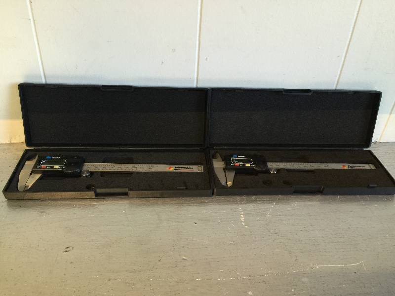lot 2036 image: LOT OF 2 PERFORMANCE TOOL DIGITAL CALIPER