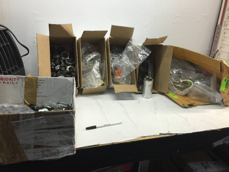 lot 2130 image: LOT OF MISC ITEMS