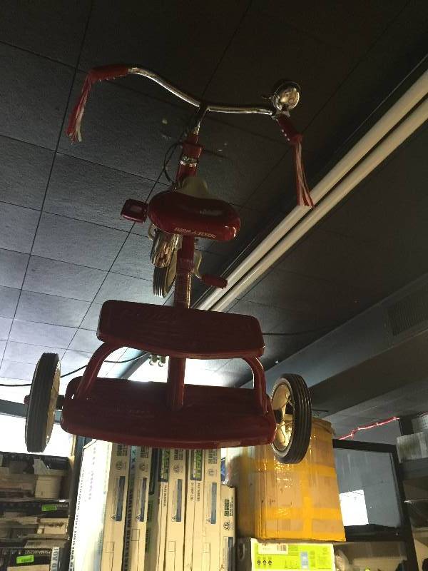 lot 2137 image: TRICLYCLE RADIO FLYER