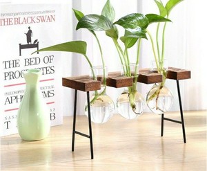 lot 3061 image: Hydroponic Desk Planter