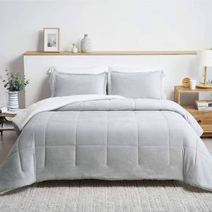 lot 3074 image: Grey Queen Comforter