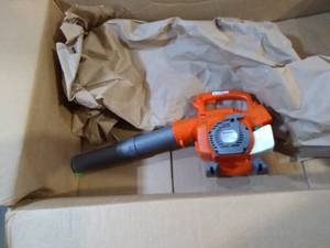 lot 39898 image: HUSQVARNA KIDS TOY LEAF BLOWER