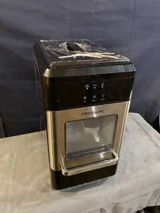 lot 58457 image: Frigidaire Ice Maker